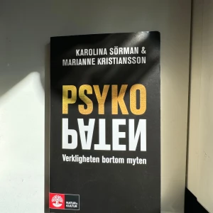 Böcker  - 50kr för alla 