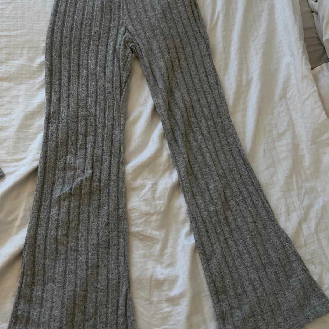 Tröja med delad fåll och flared byxor (Matching set)<3