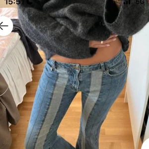 Coola jeans  - Lånade bilder! Säljer vidare ett par jeans jag köpte som inte passade mig. Storlek 38