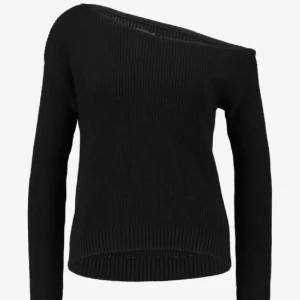 Offshoulder tröja - Fin stickad offshoulder tröja som inte används längre! Den är i fint skick🥰