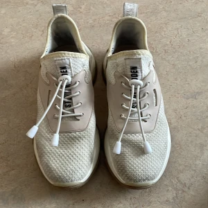 Steve Madden st.38 - Skor från Steve madden som knappt är använda. 