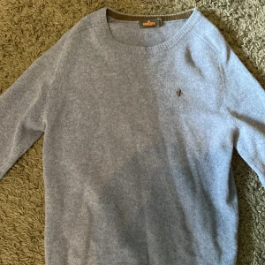 Morris tröja - Tja säljer denna Morris tröja i storlek M. Riktigt skön och stilren och passar till mycket. Skriv vid frågor