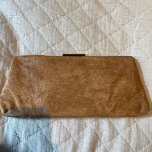 Clutch - Superfin vintage clutch 🤎 Liten fickspegel ingår. 