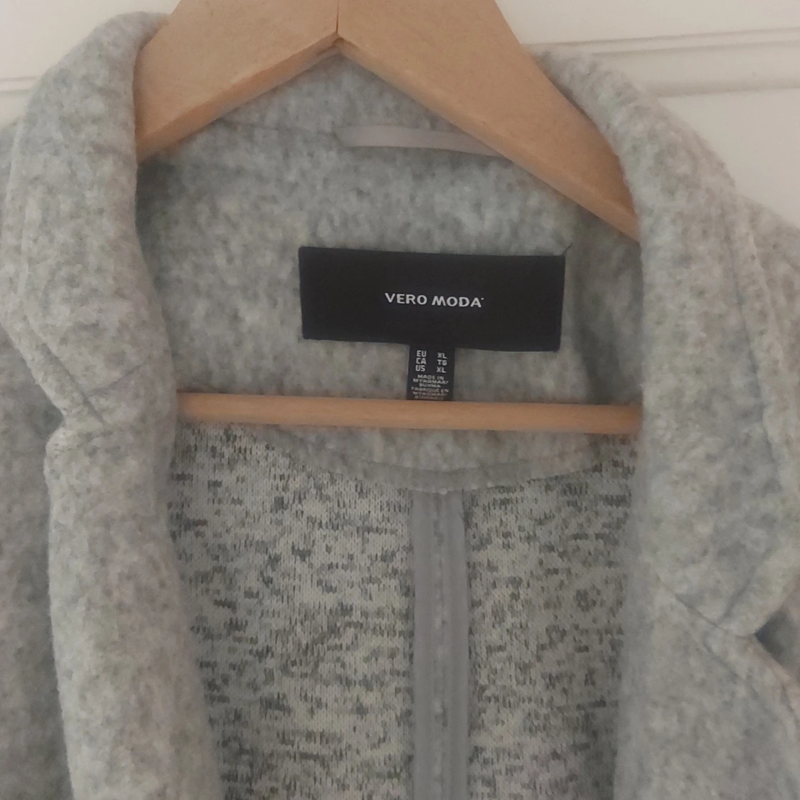 Grå lång kappa - 93