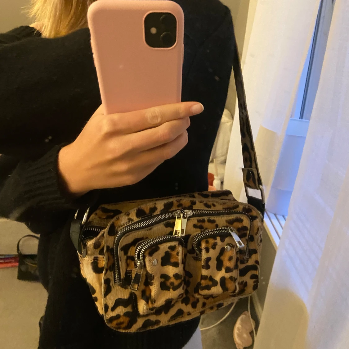 Leopardmönstrad axelväska - 91
