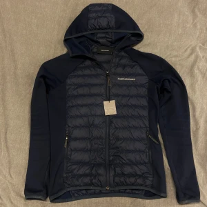 Peak performance  - Säljer nu denna fina jacka perfekt till höst🍂🍁