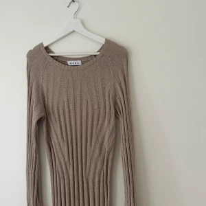 Trendig klänning - Slutsåld, knappt använd.