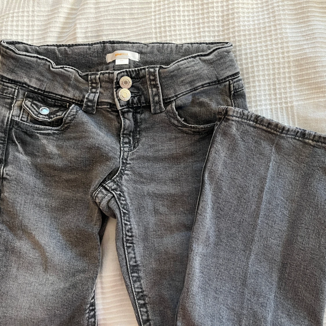 Grå jeans med låg midja - 90