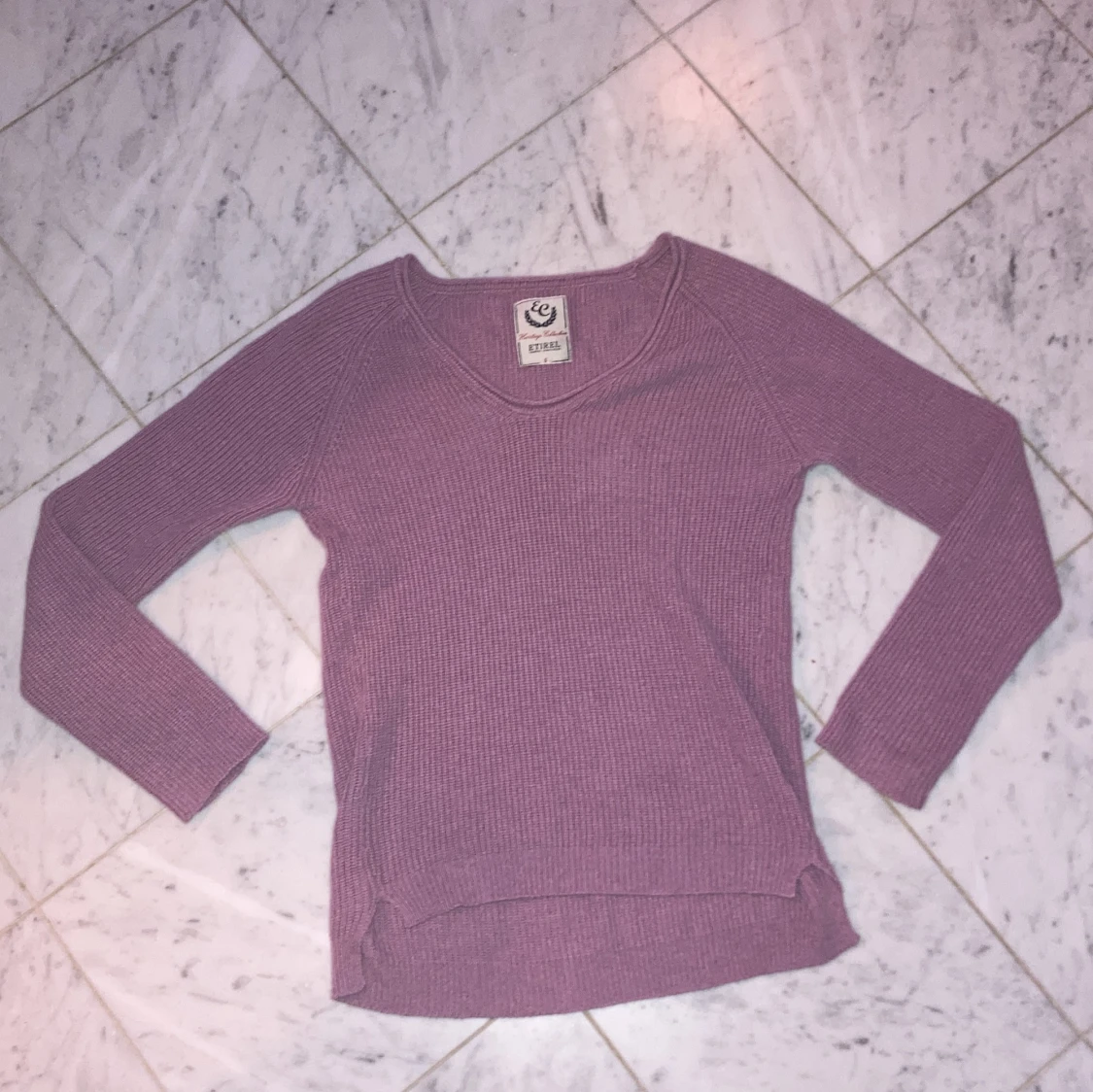 Lila tröja