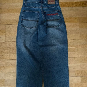Baggy Freedom Jeans  - Size 32 Good blue wash which goes with everything  The fit and feel of these jeans goes perfectly with many different outfits and they are very comfortable. Has some wear but nothing to be worried about.