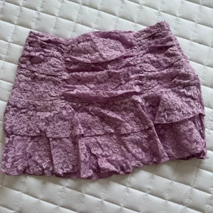 Lila spetskjol - Använd fåtal gånger