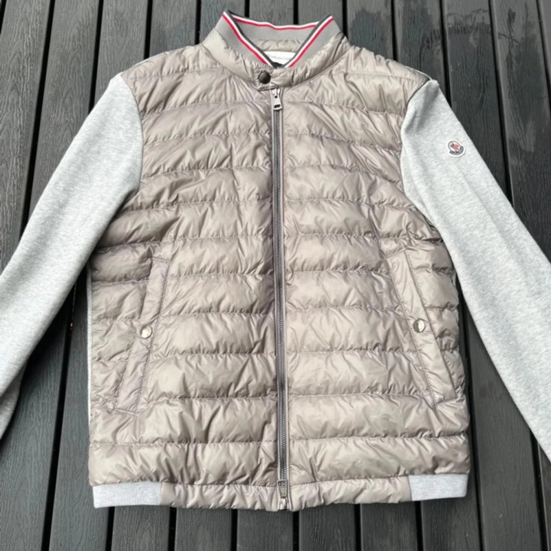 Grå moncler cardigan 