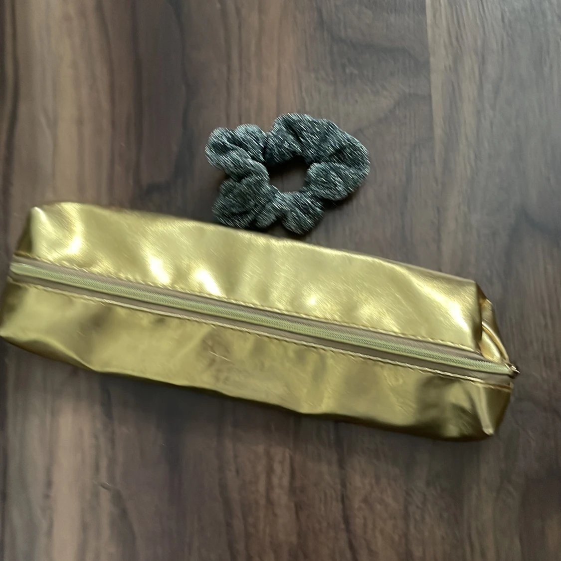  Pennskrin och Scrunchie 