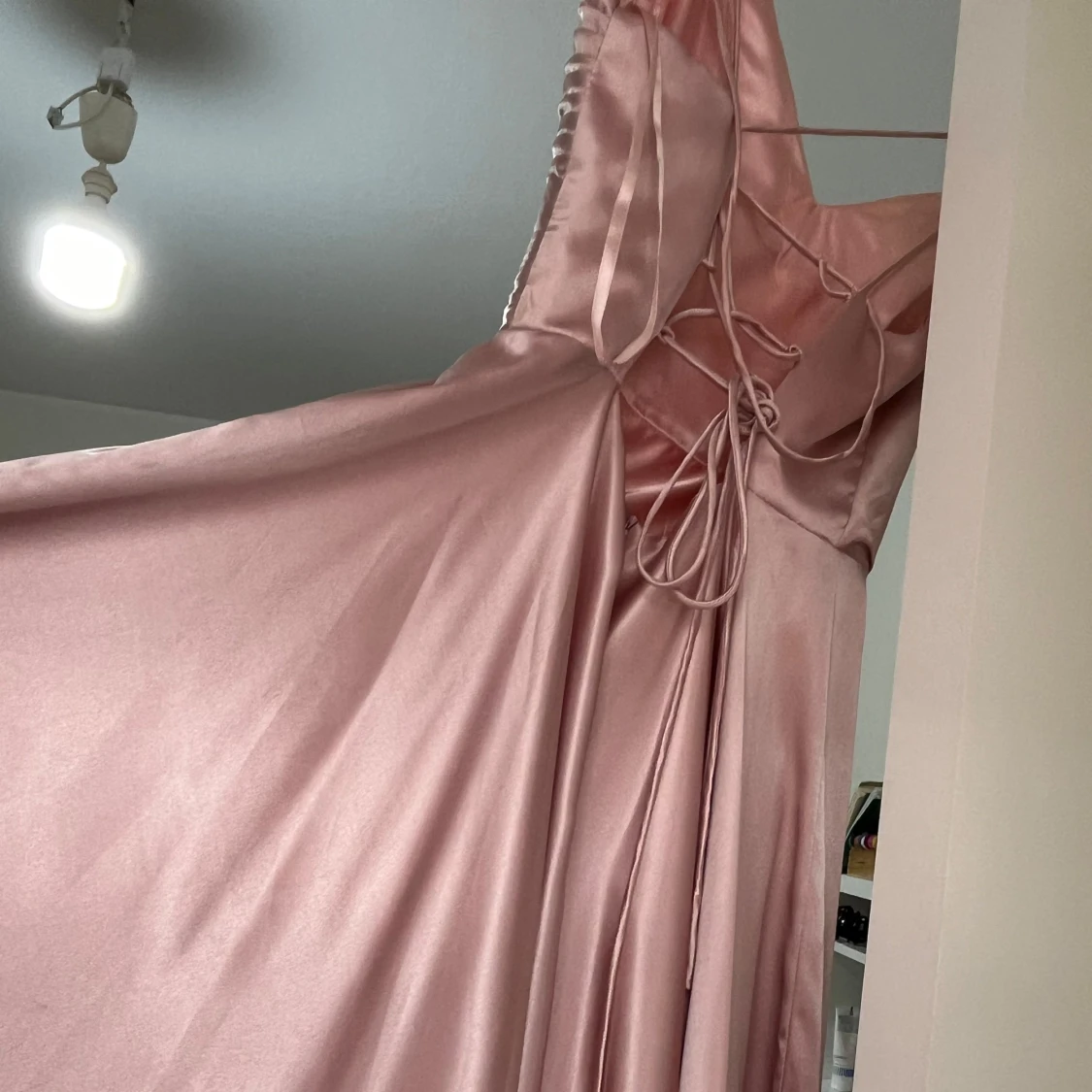 Rosa axelbandslös långklänning - 90