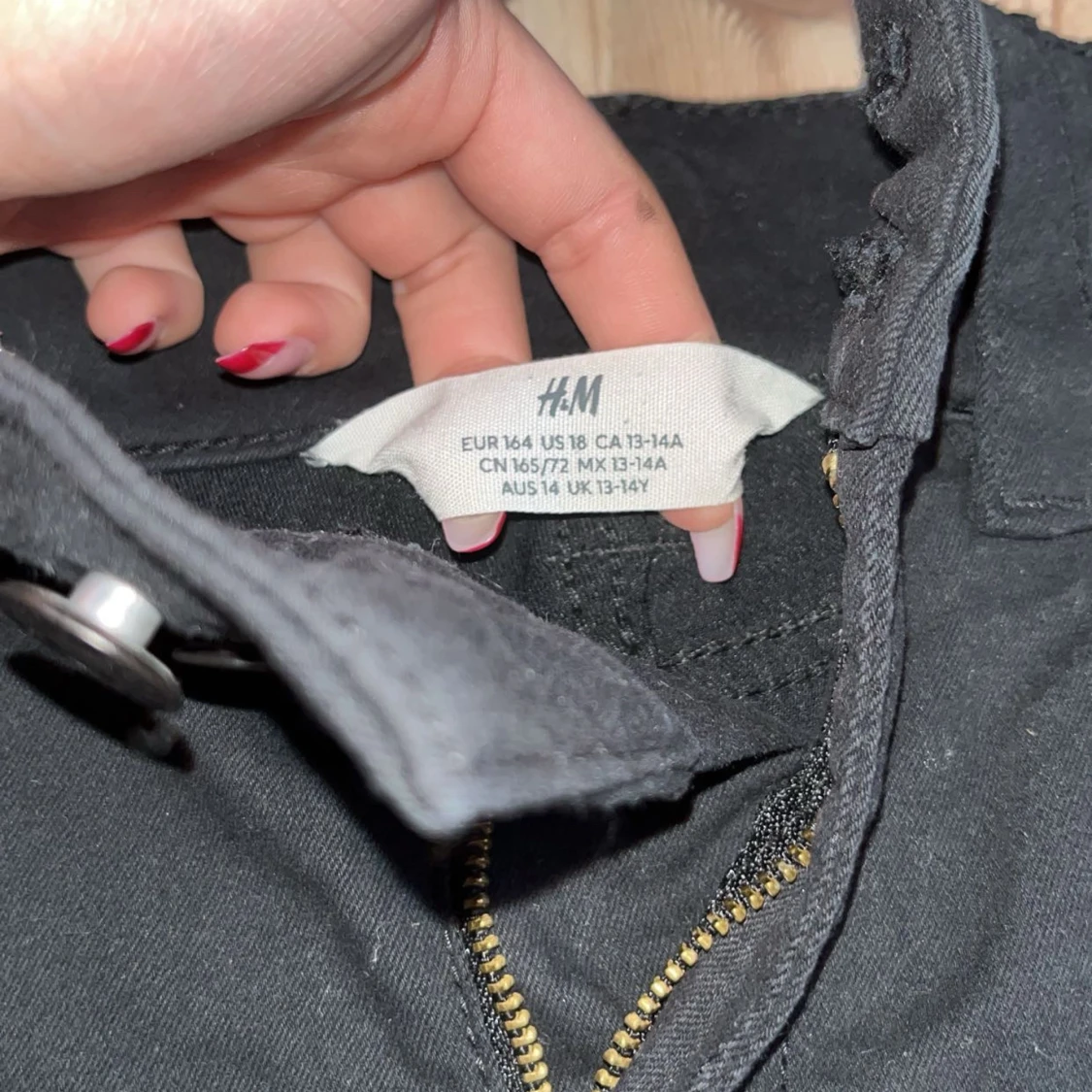 Svarta shorts från H&M - 92