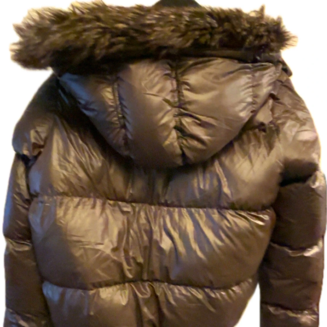 Mörk brun pufferjacka med päls - 90