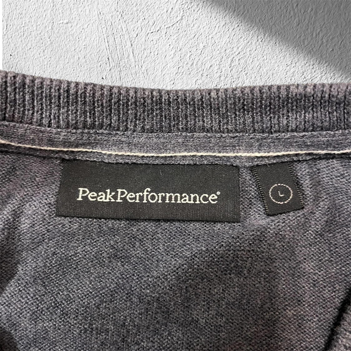 Grå tröja från Peak Performance - 91