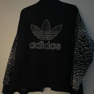 Adidas tröja - Adidas tröja, använd fåtal gånger! 