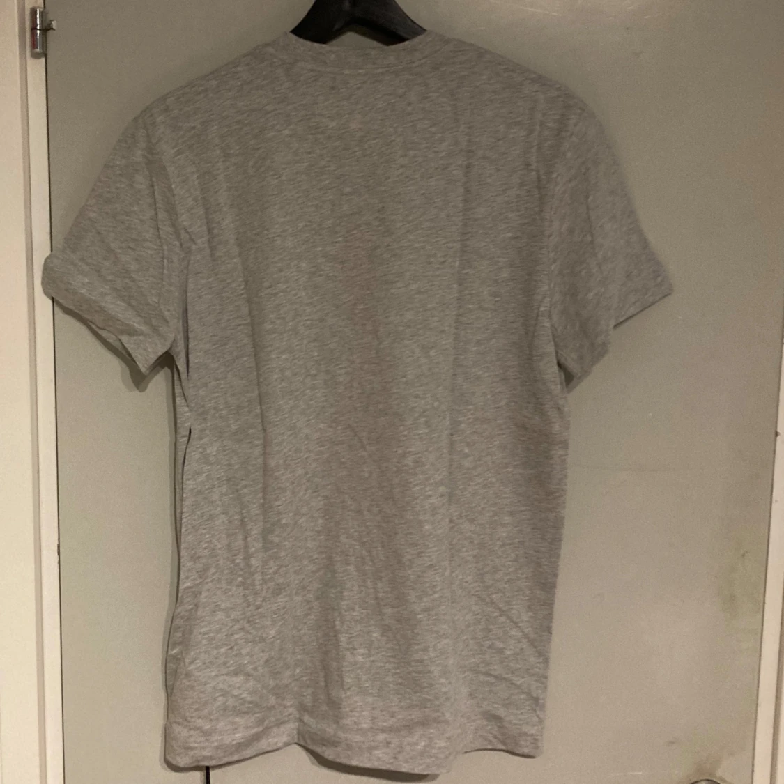 Grå oanvänd t-shirt från Versace Jeans Couture - 1