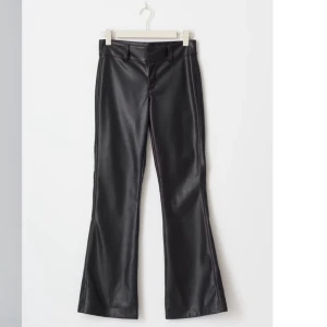 SKINNBYXOR Gina Tricot  - Skinnvyxor från Gina Tricot, använda fåtal gånger, inga tydliga tecken på användning. 🙌🏼🙌🏼 Nypris 499kr 