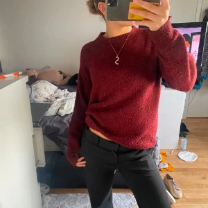 Vinröd tröja - vinröd stickad tröja🤍🍷