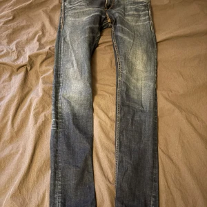 Mörkblåa replay jeans  - Säljer dessa skit snygga replay jeansen i storlek 30. Inget fel med dom, nypris 1100. 