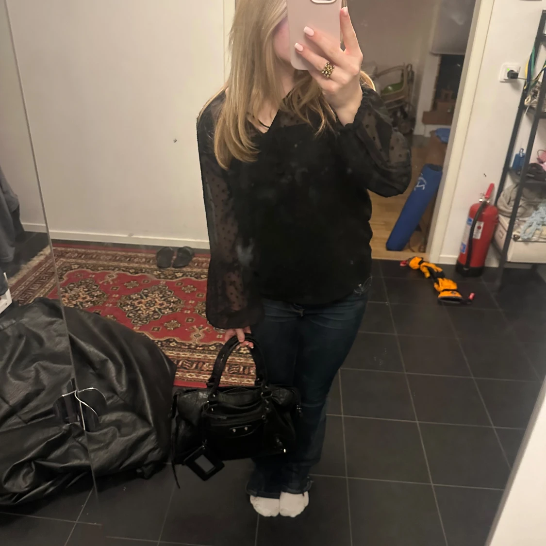 Intressekoll på min svarta blus!💕 - 90