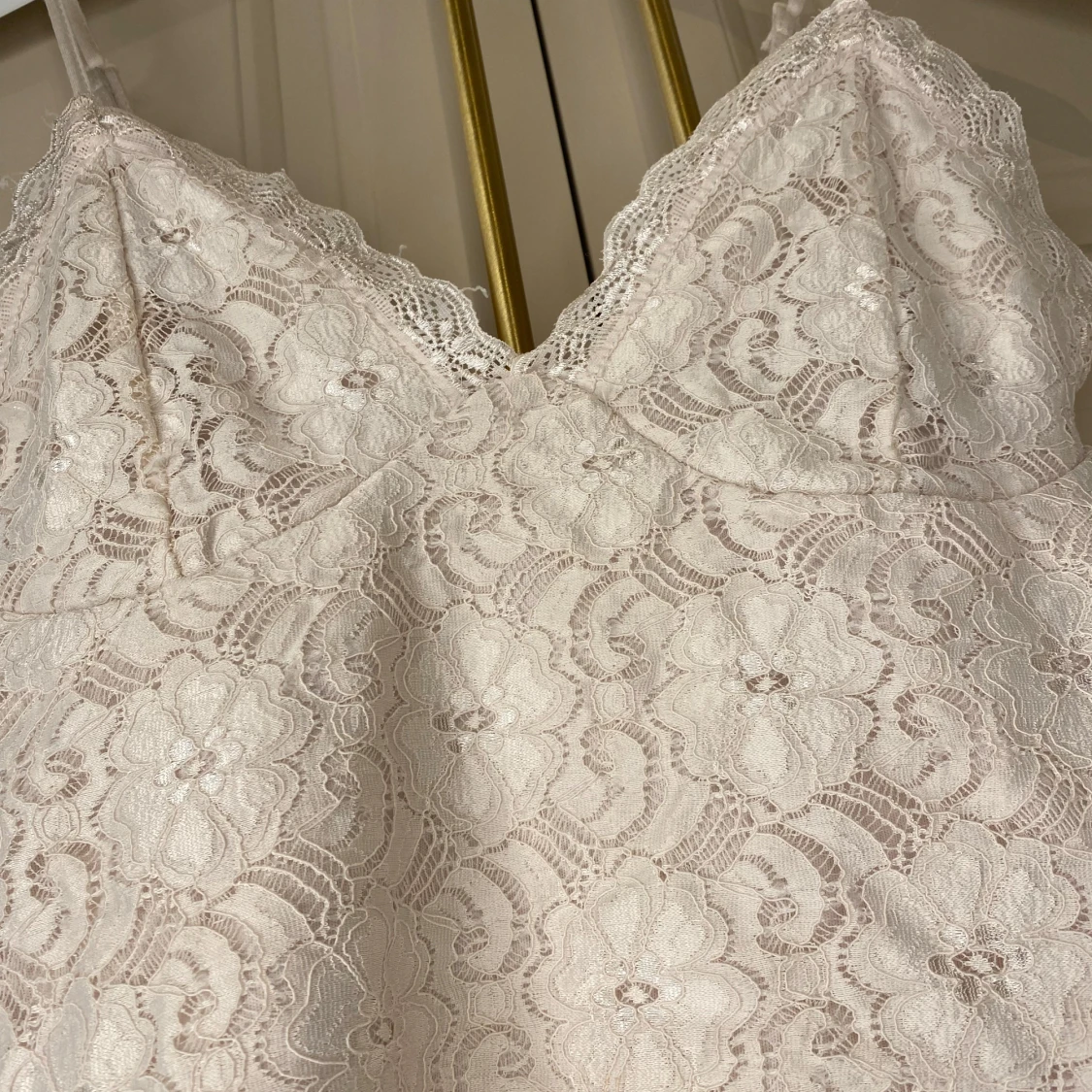 Beige spetslinne - 91