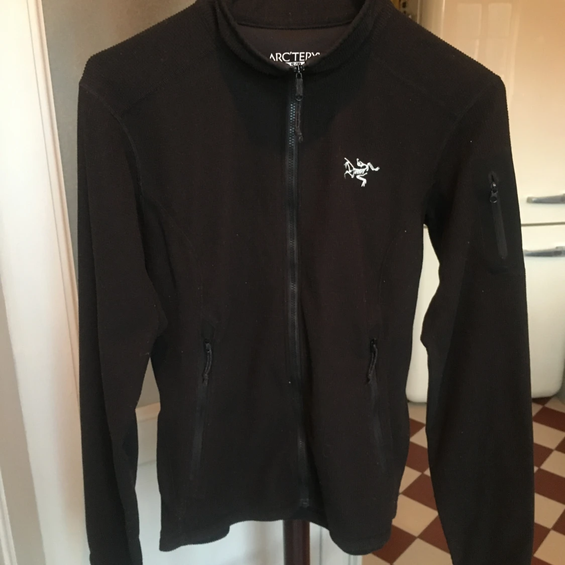 Svart jacka från Arc'teryx stl small