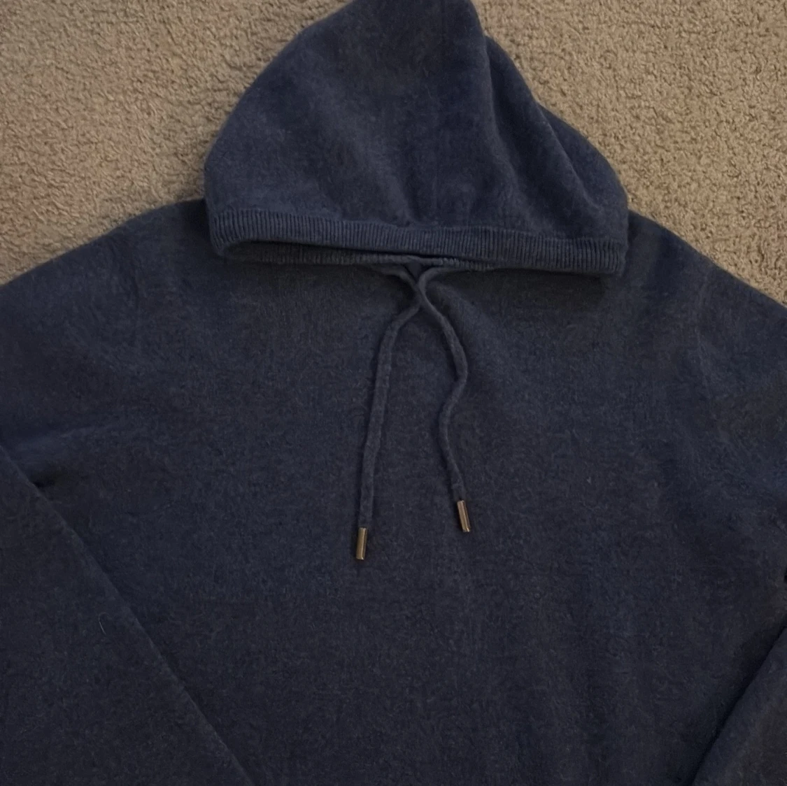 Mörkblå hoodie - 1