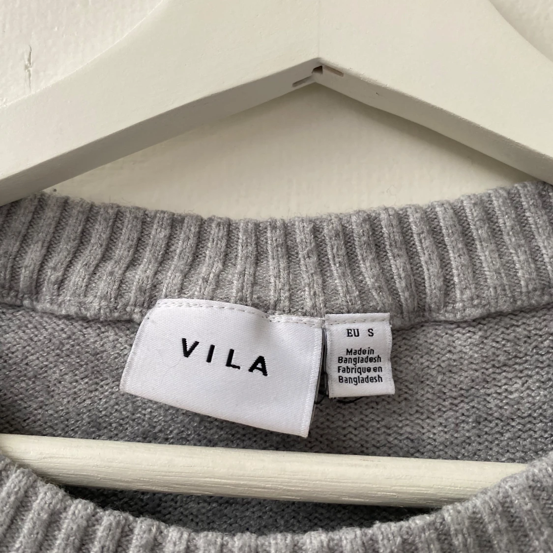 Grå tröja från Vila - 2