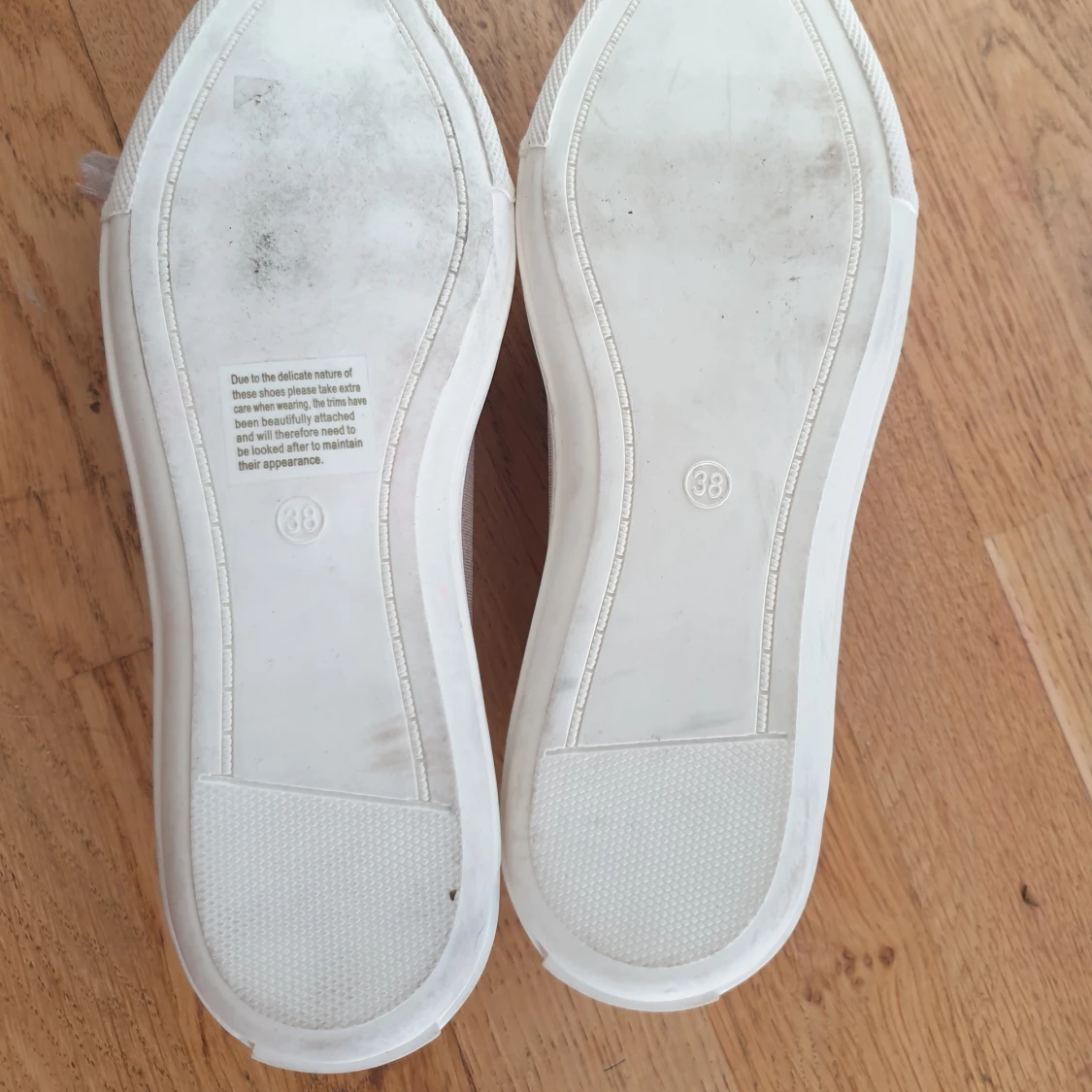 Rosa loafers med pärldetaljer - 3