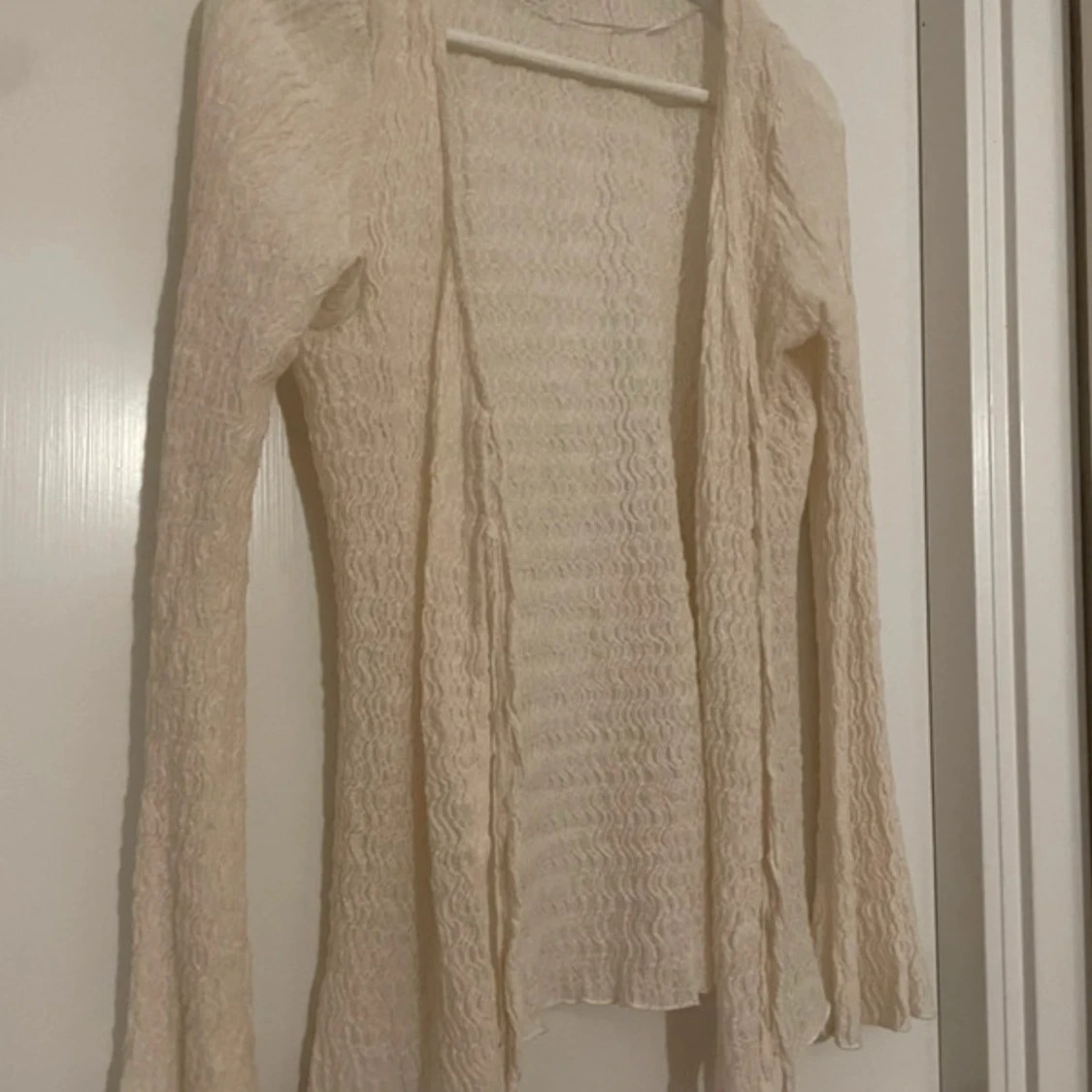 Beige långärmad kofta med knyt - 1