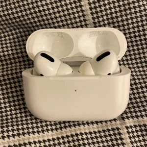airpod pro  - Säljer airpod pro
