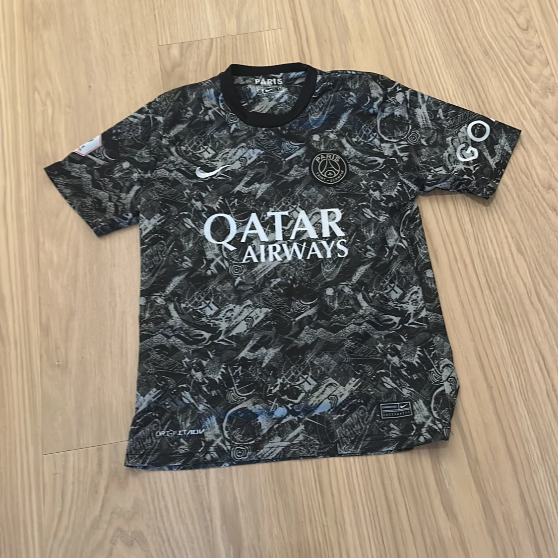 Fotbollströja med Coolt mönster