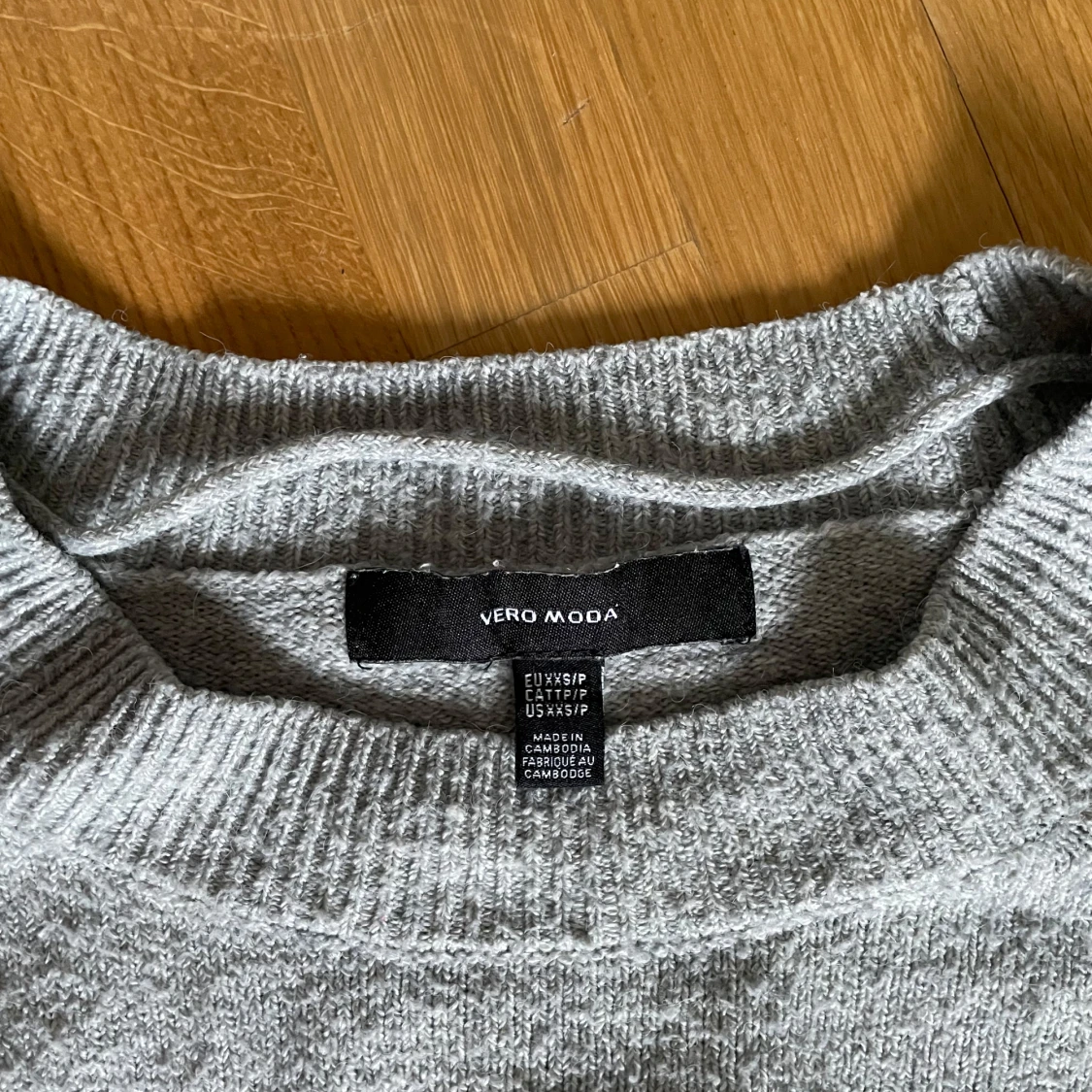 Grå stickad tröja från Vero Moda - 3