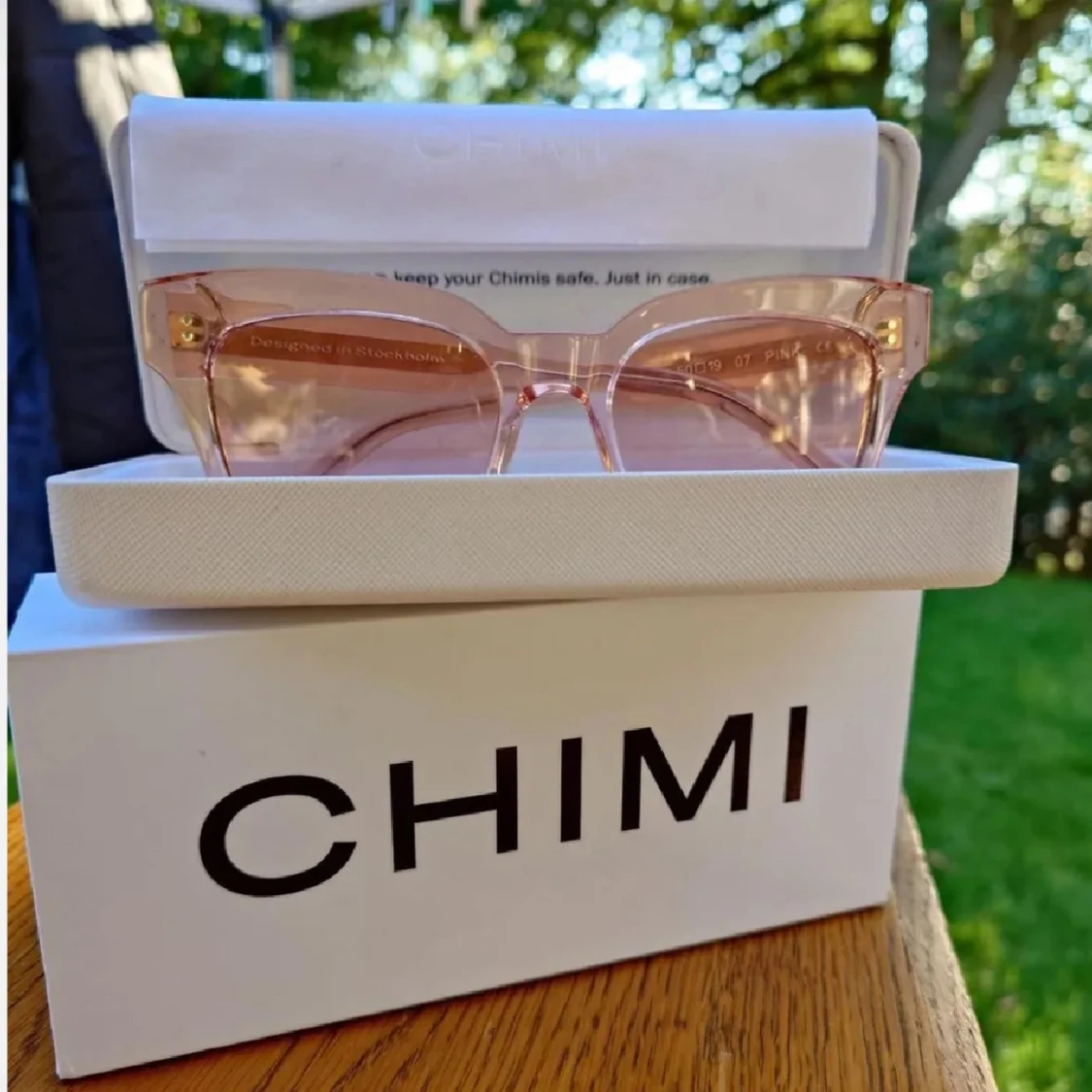 Rosa solglasögon från Chimi - 1