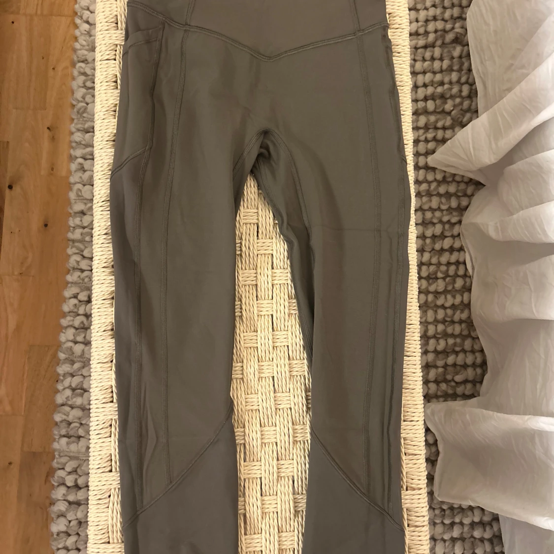 Lululemon tights  - 2