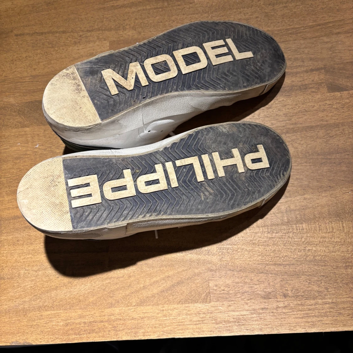 Vita Philippe model skor med gröna detaljer - 4