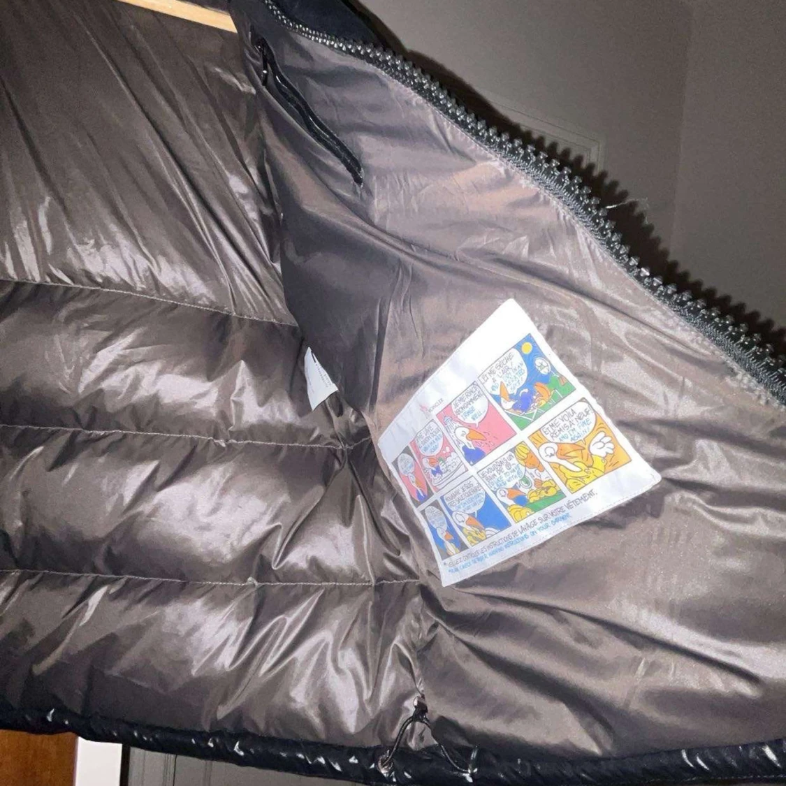 Svart dunjacka från Moncler - 90