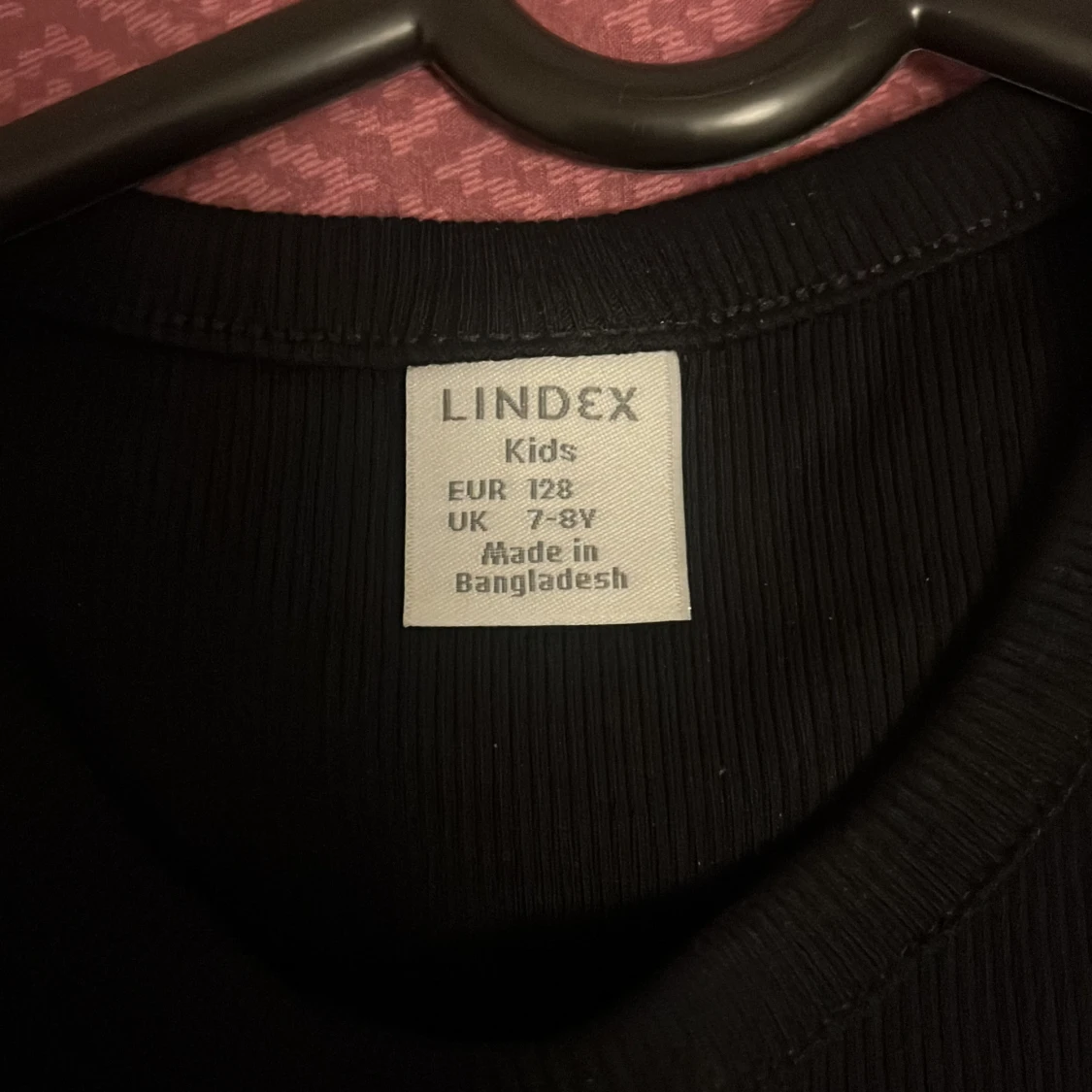 Svart ribbad linnetopp från Lindex - 91