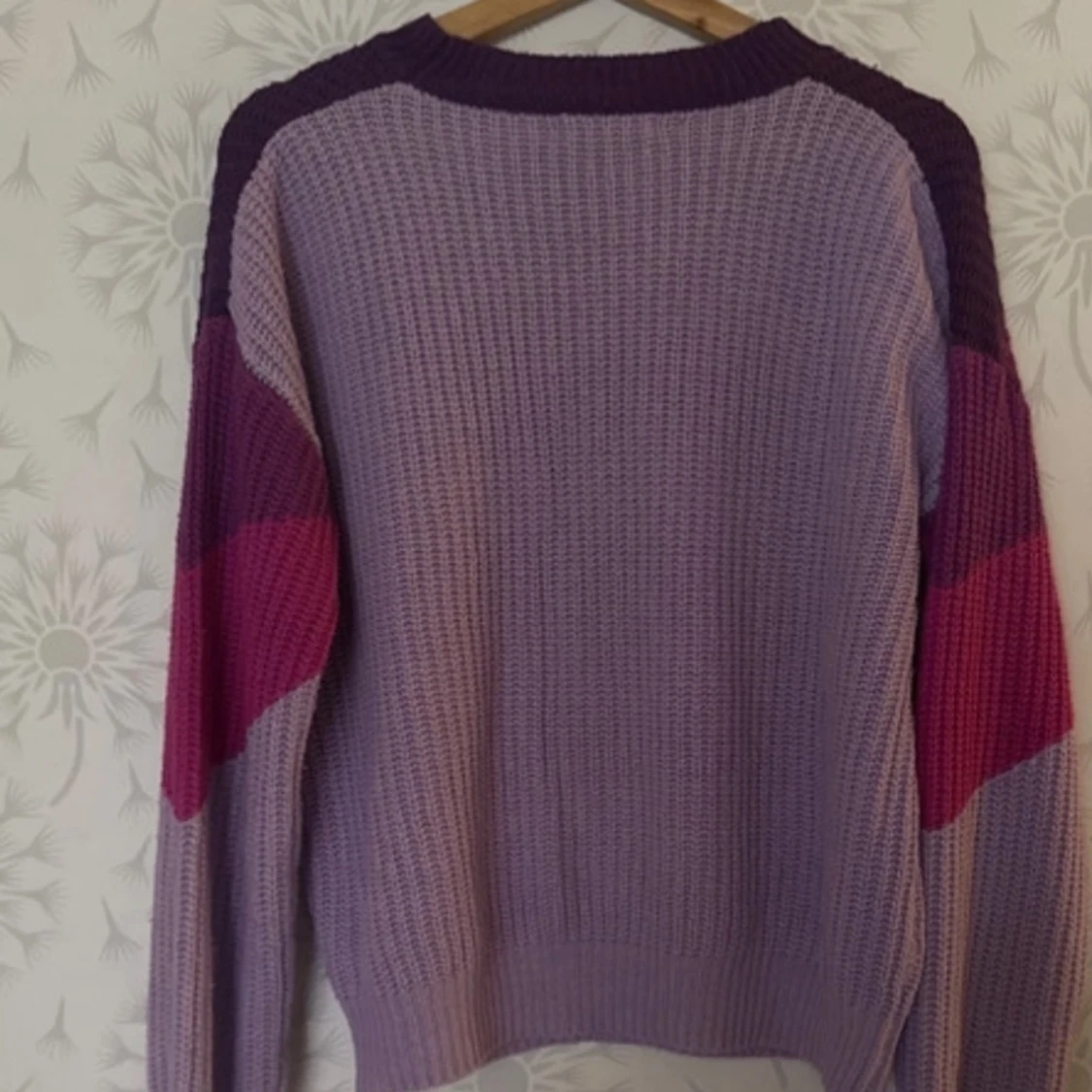 Flerfärgad stickad tröja - 1