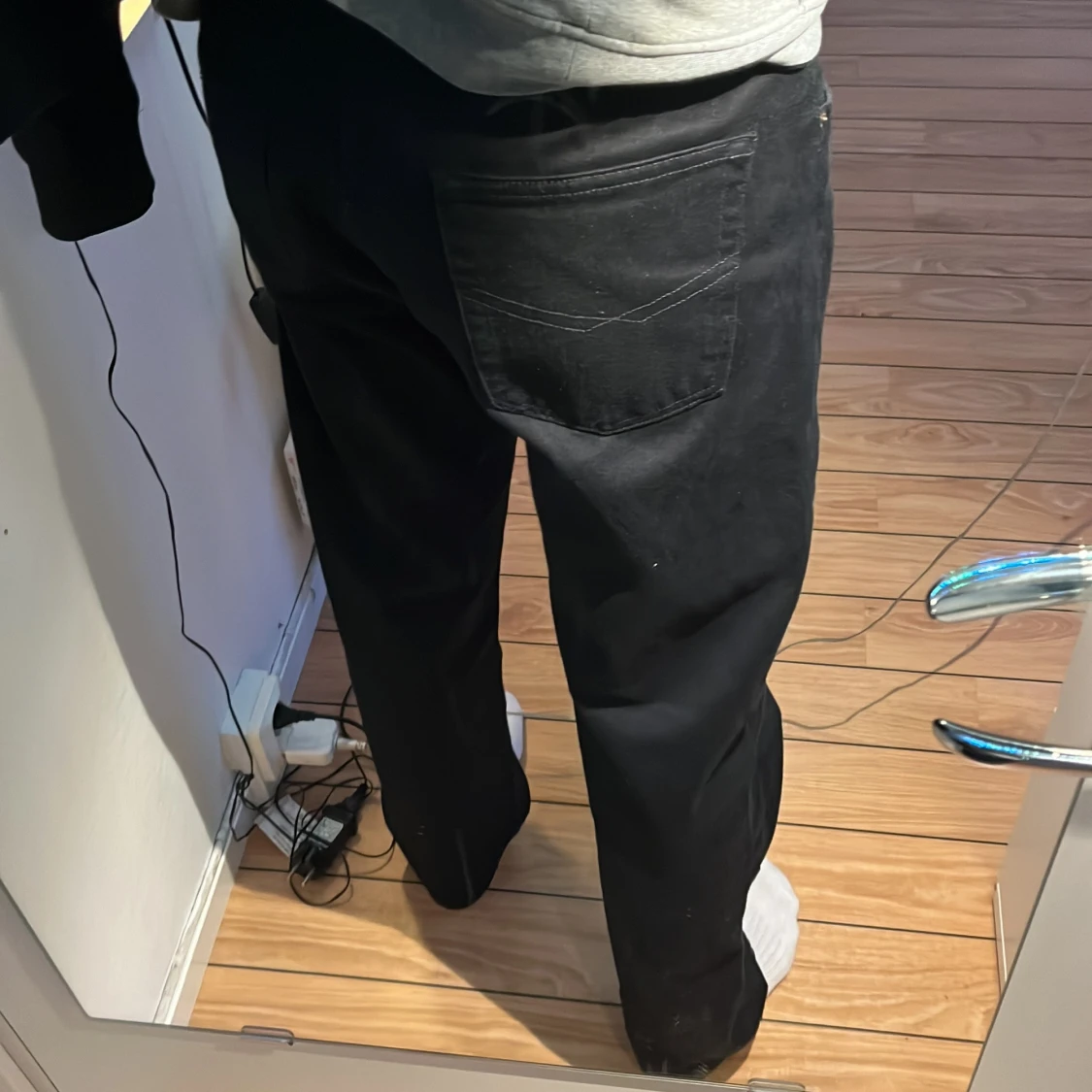 Splitter nya svarta jeans - 91