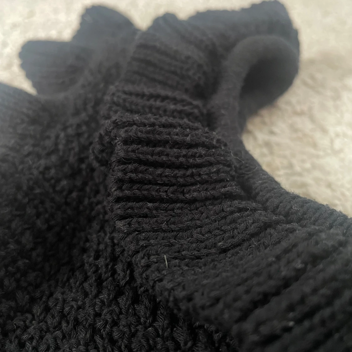 Stickad/virkad topp från hm - 90