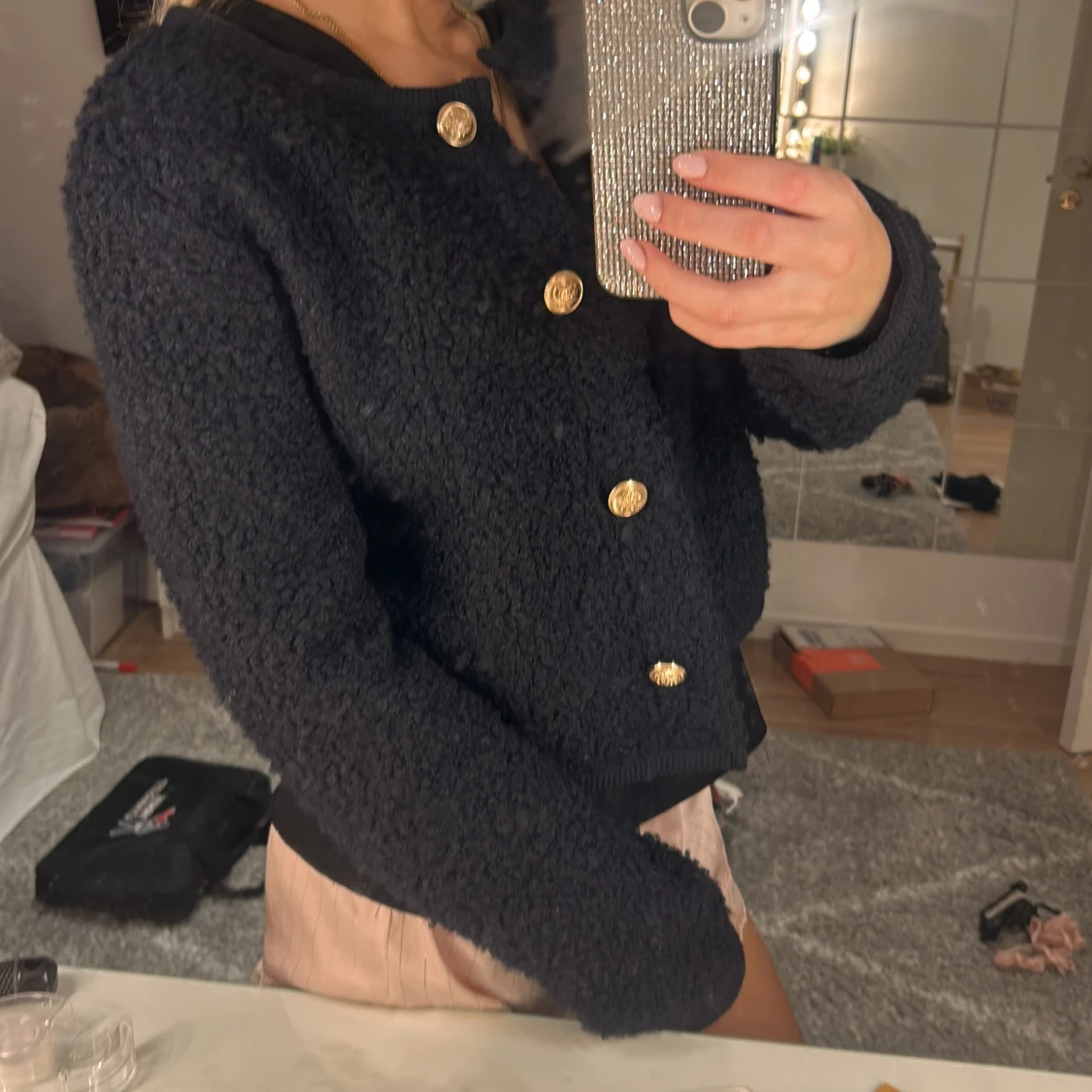 Svart teddyjacka med guldknappar - 90