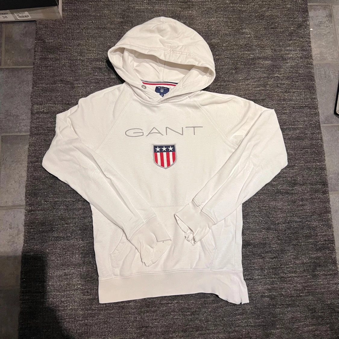 Vit hoodie från GANT