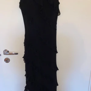 Svart klänning från Shein  - En svart klänning från Shein i storlek XS, denne aldrig använd. 