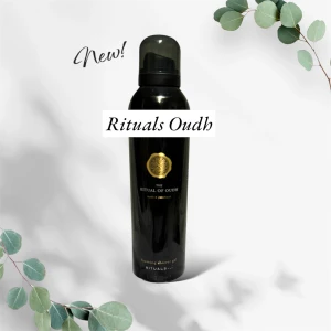 Ny! Rituals Oudh Foaming Shower Gel - Säljer en lyxig duschgel från Rituals med doft av oudh och patchouli. Flaskan är elegant svart med guldiga detaljer och rymmer 200 ml. Perfekt för en avkopplande duschupplevelse med en rik och rökig arom. Passa på att unna dig själv eller ge bort som present! Ofta slutsåld hos rituals. Finns några minimala skav/märken om man granskar noga, är oanvänd.