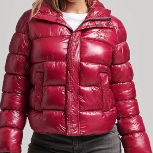 Superdry jacka  - Trendig jacka i bra skick från Superdry! Nypris 1500, pris går att diskutera