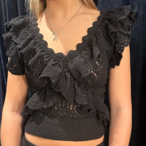 Zara topp💕 - Söt topp från Zara💕 använd 1 gång